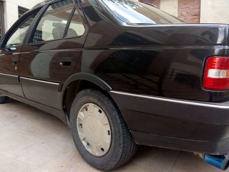 زه گلگیر صنعت سازان مدل peugeot 405 مناسب برای خودرو پژو ۴۰۵